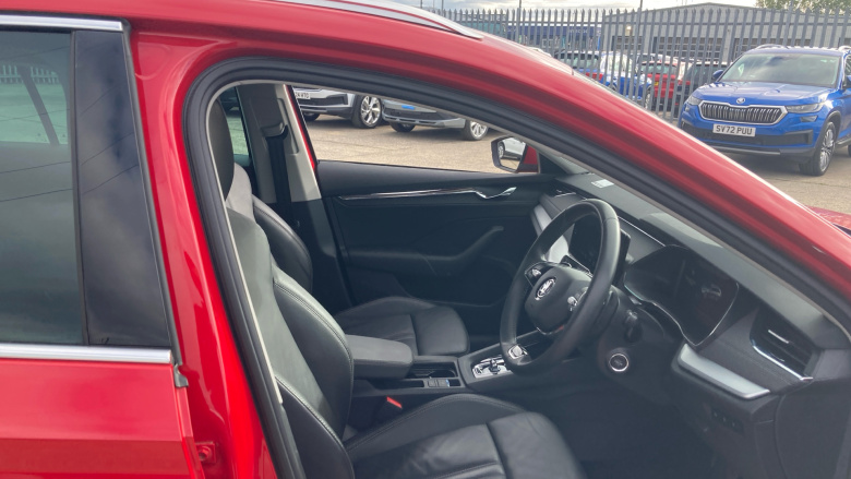 Skoda Octavia 1.4 TSI iV SE L DSG 5dr Estate